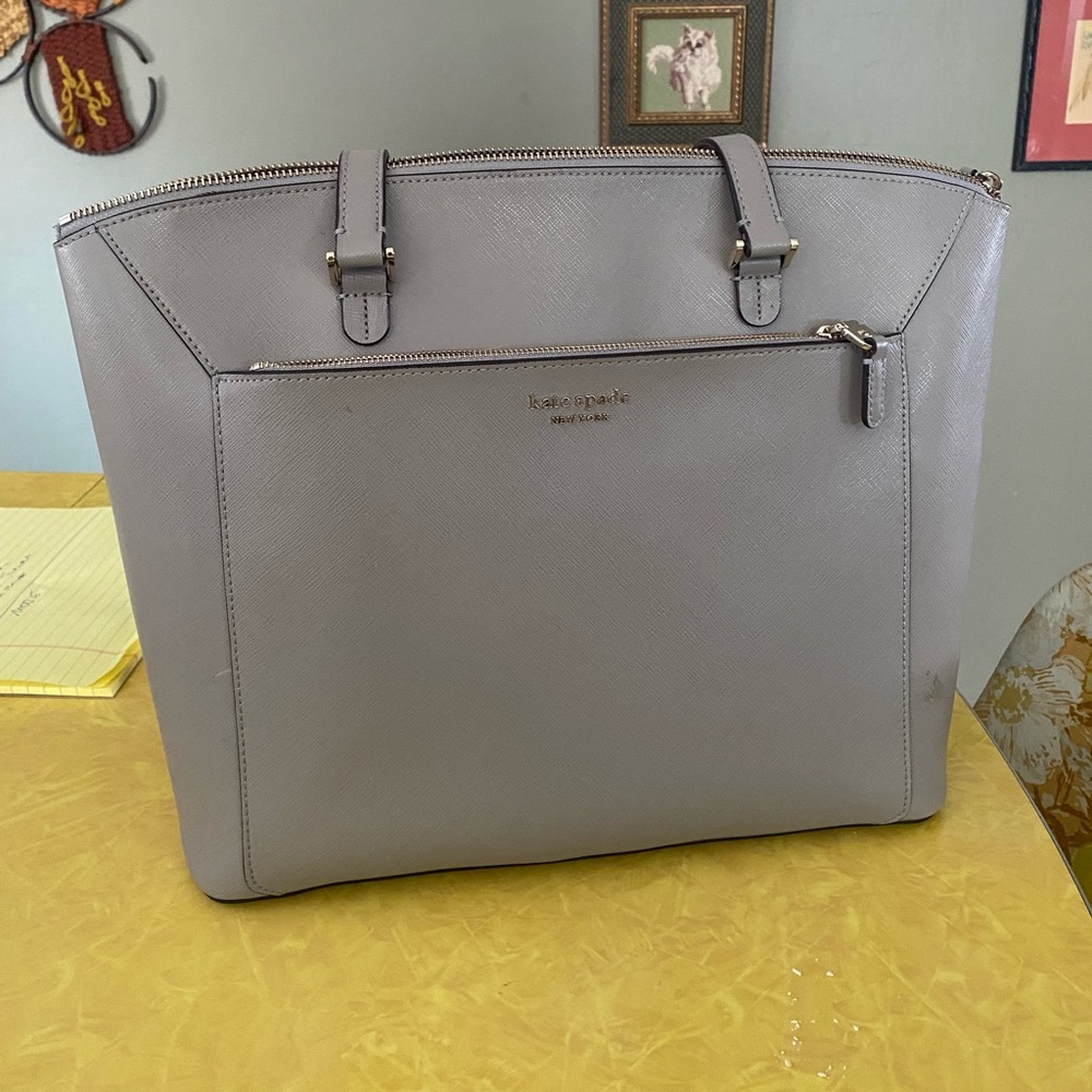 Kate Spade - Louise Large Tote in True Taupe